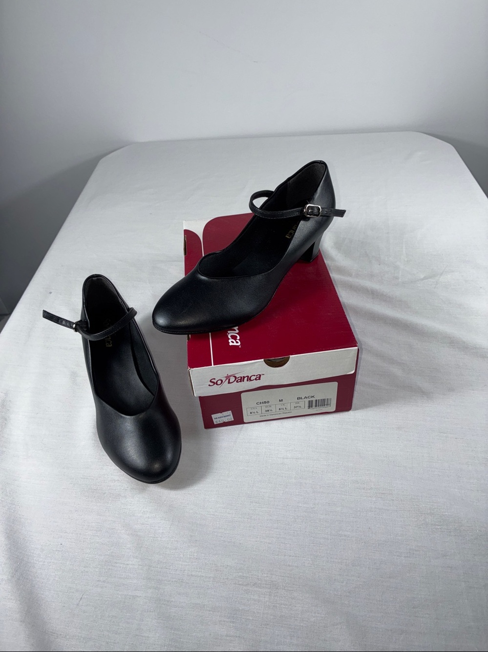 Só Dança Celine CH50 character shoes sz 8 1/2 with a 1.5-inch